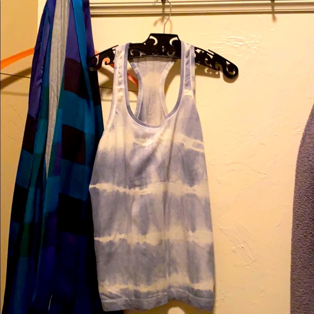 Size 8 lululemon tank